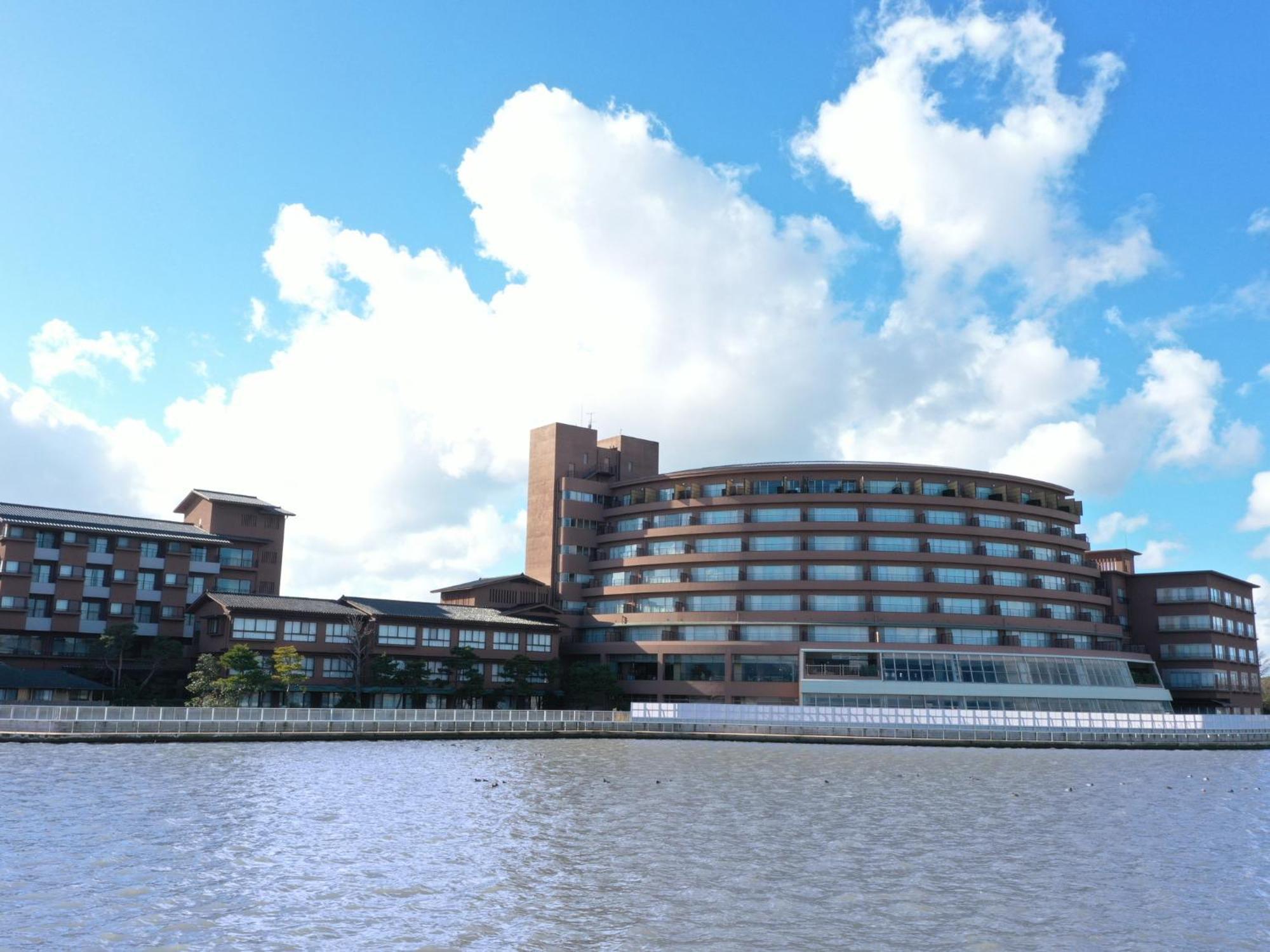 Apa Hotel & Resort Kaga Katayamazu Onsen Kasuikyo Luaran gambar
