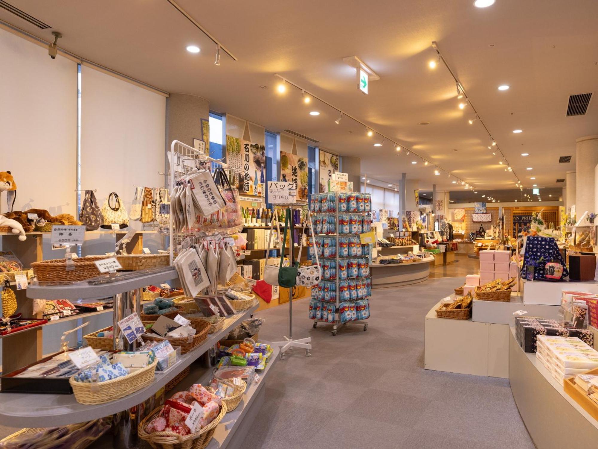 Apa Hotel & Resort Kaga Katayamazu Onsen Kasuikyo Luaran gambar